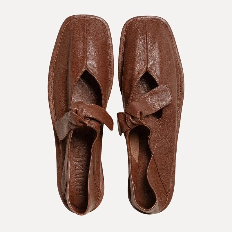 Llasada Supple Shiny