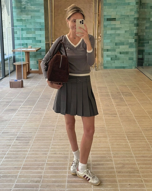 Logo-stitch knit top