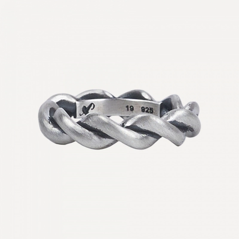ESSENTIAL TWIST RING