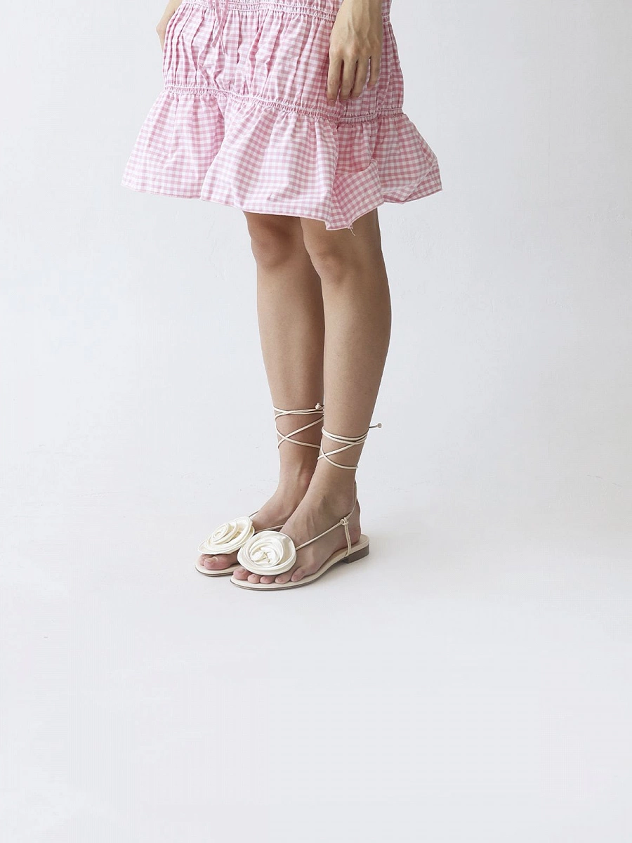 WRAP AROUND FLAT FLOWER SANDALS SATIN CREAM