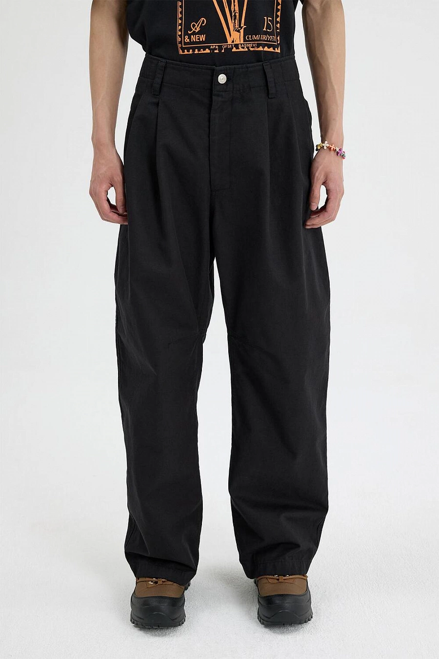 CURVED TWO TUCK COTTON PANTS BLACK