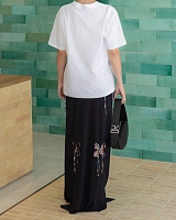 Petal skirt with edged flowers