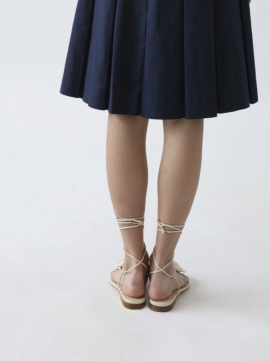 WRAP AROUND FLAT FLOWER SANDALS SATIN CREAM