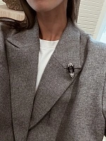 Brooch Leela