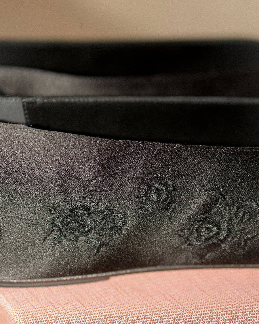 BALLET FLATS BLACK EMBROIDERY
