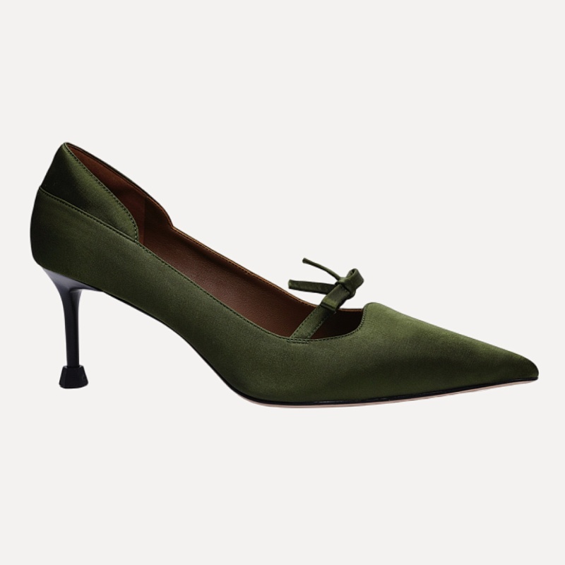 Vintage pointed-toe heels