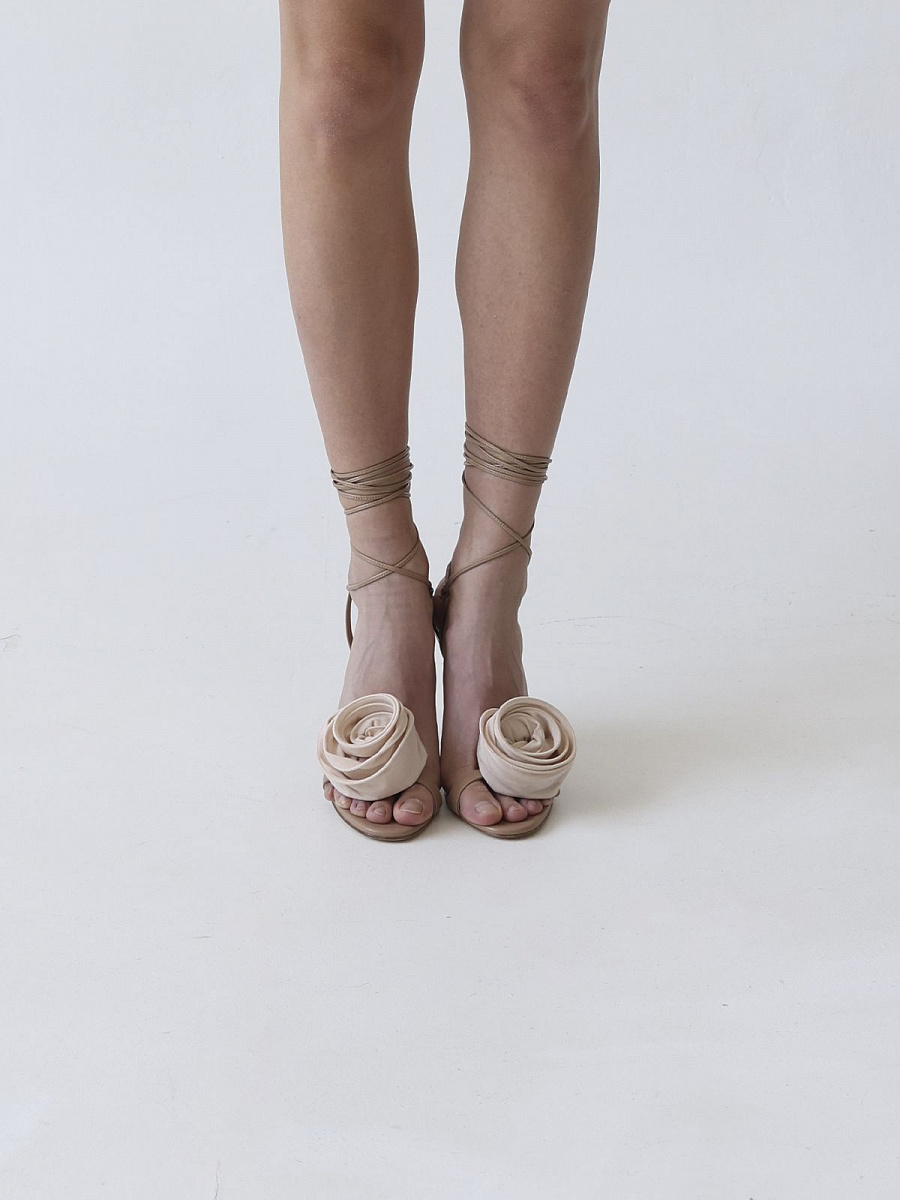 WRAP AROUND FLOWER SANDALS LEATHER NUDE
