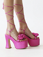 PLATFORM FLOWER SANDALS SATIN PINK